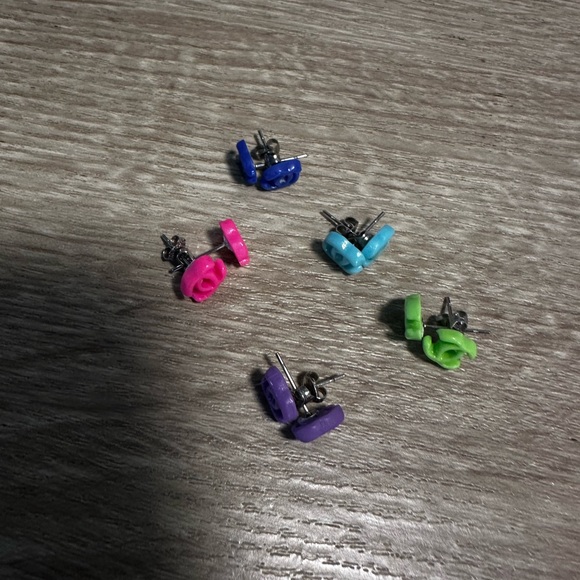 RE-POSHING🩷CC💜💙CC🩵💚NEW - SUPER CUTE RETRO RESIN CC EARRINGS - PRICE IS PER SET - Picture 2 of 6